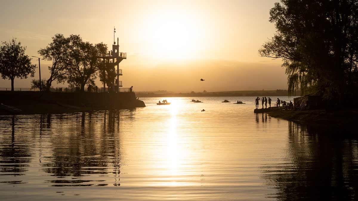 Atardecer en el Lago
